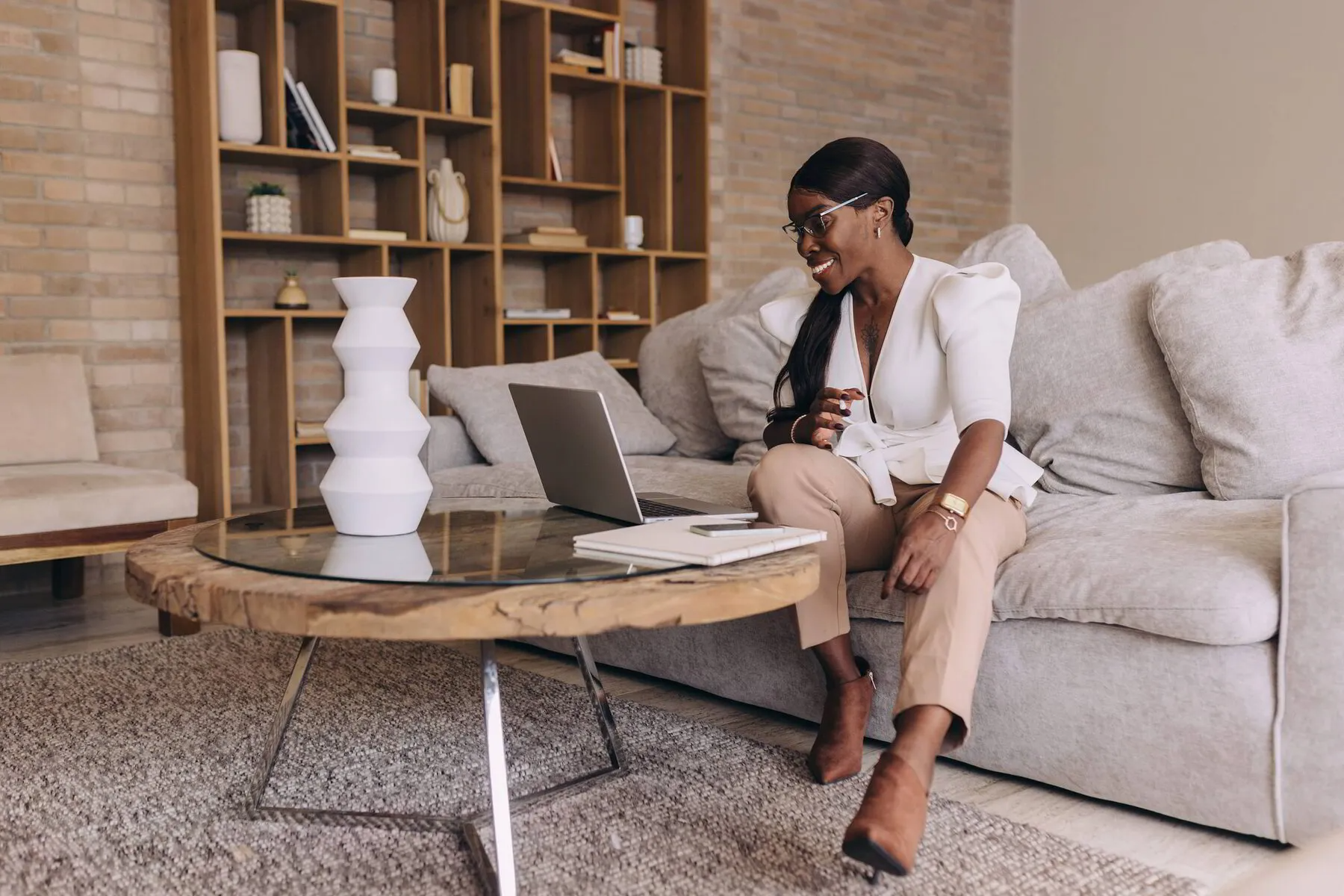 HoneyBook vs Simply.Coach: Which is Better for Coaches?